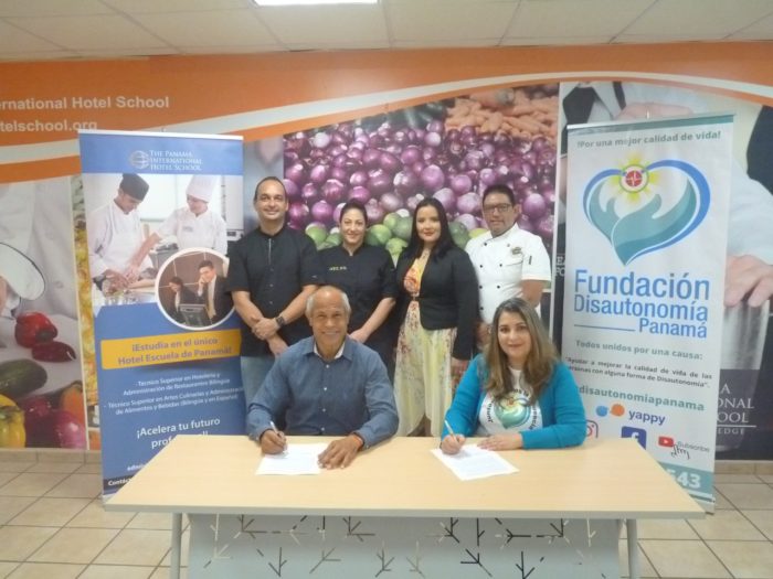 La Fundación Disautonomía Panamá y The Panamá International Hotel School estrechan lazos de colaboración mediante firma de convenio