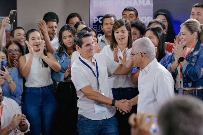 “CD y Panameñismo anuncian alianza con Rómulo Roux al frente para el 2024”