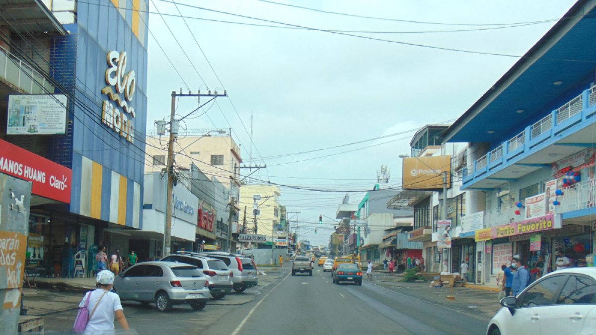 Inspección y Regularización de Comerciantes Informales en La Chorrera.