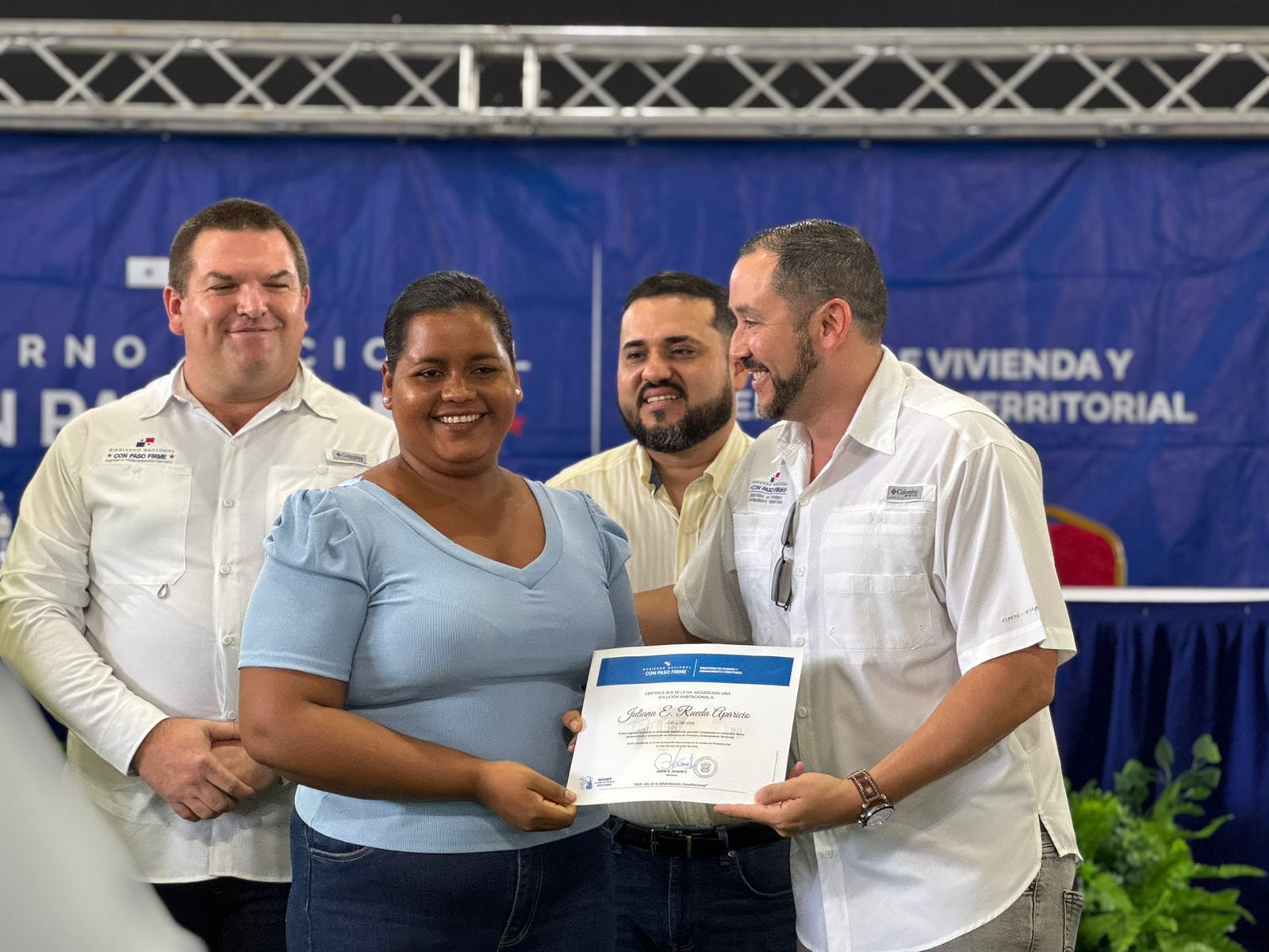 Entregan 92 certificados de viviendas a familias humildes en Chiriquí