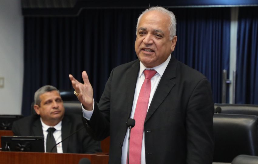 Diputado Camacho: “La bancada de Vamos tiene una gula insaciable por el poder”