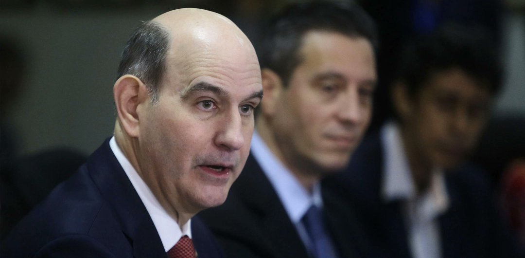 Chapman llama a replantear el modelo económico del país