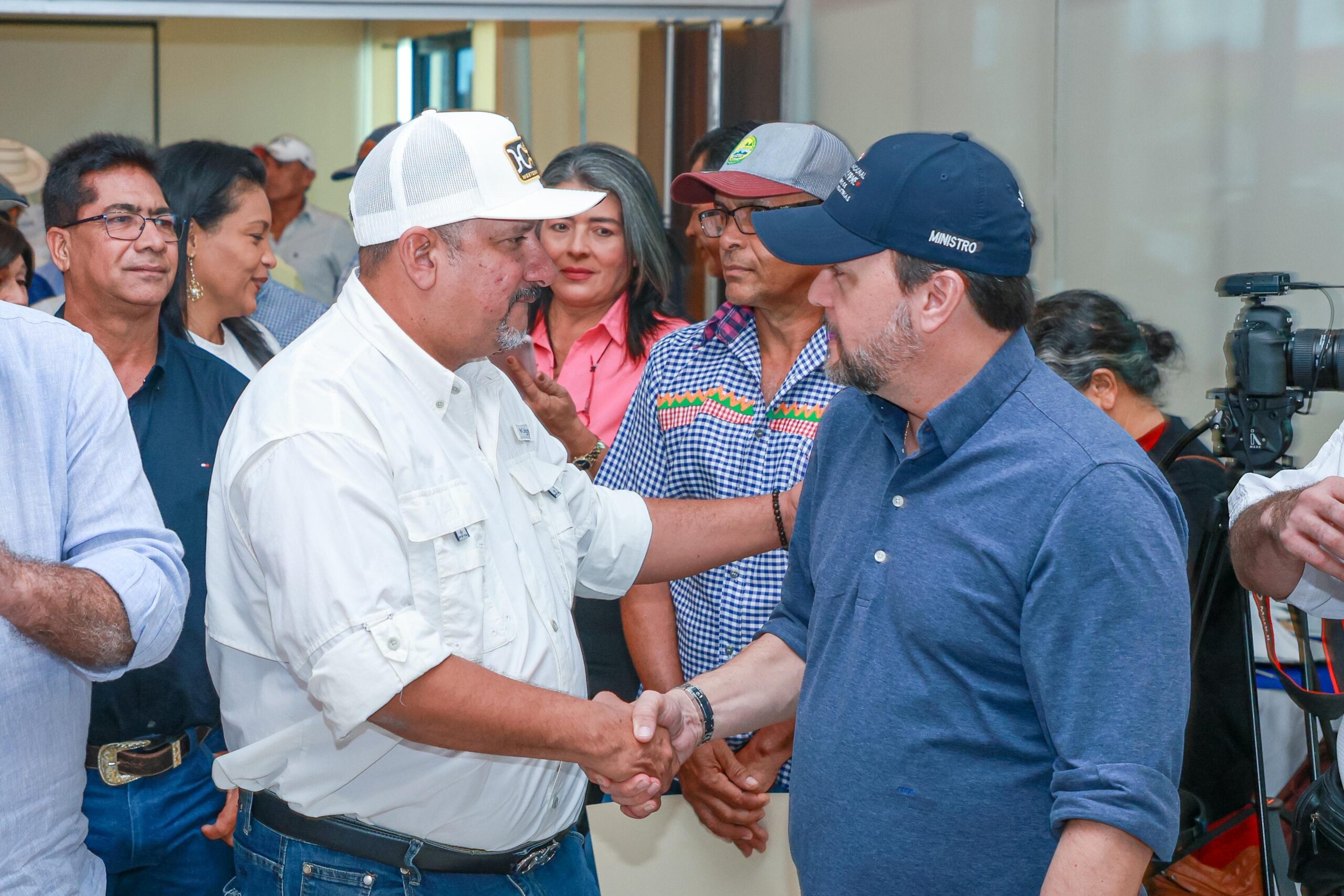 Gira conjunta del Ejecutivo y Legislativo cierra primera etapa con éxito y anuncia segunda fase en cuatro regiones más