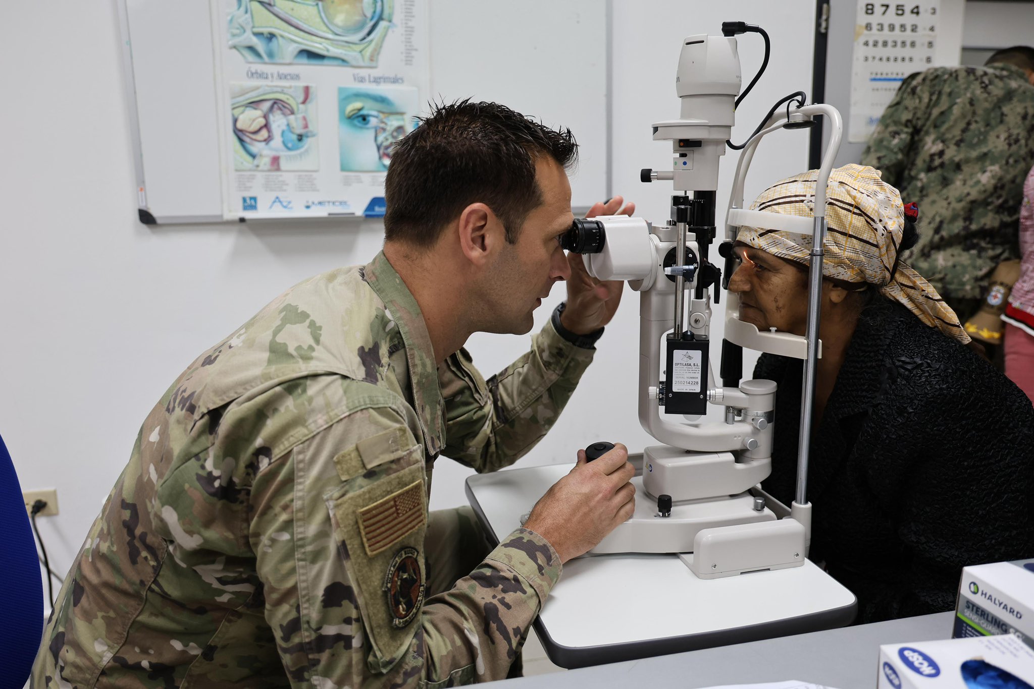 Panamá y EE. UU. refuerzan cooperación humanitaria en Santiago